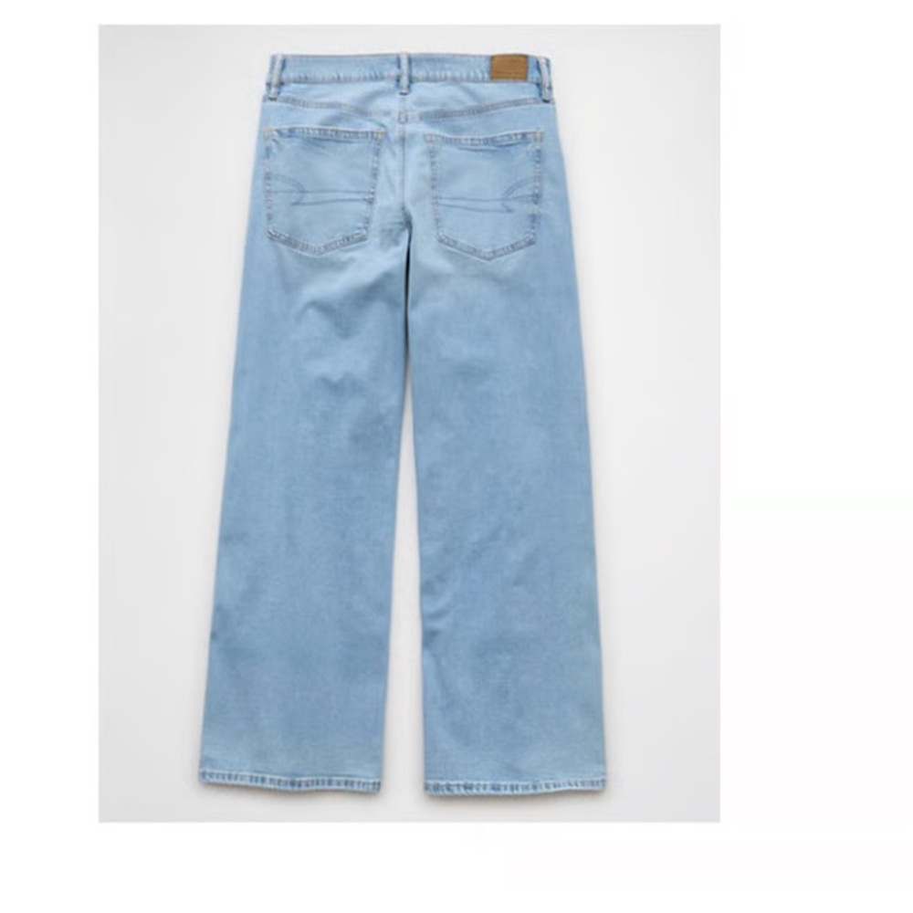 American Eagle Low Rise Ultra Wide Leg Light Aglow Strigid Jeans Jeans NWT Sz 2 - Picture 4 of 9